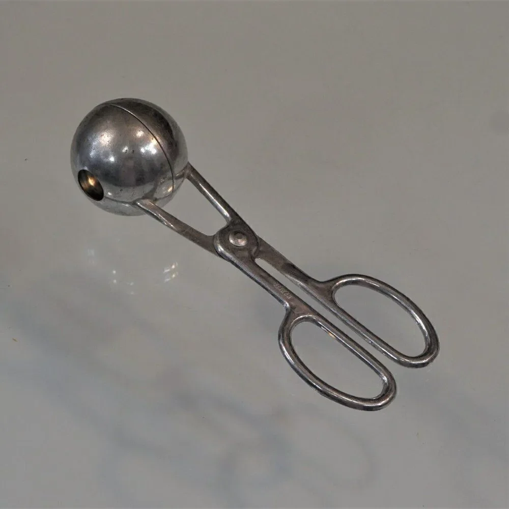 Vintage Aluminum Meatball Maker Cookie Dough Melon Baller Scoop Taiwan